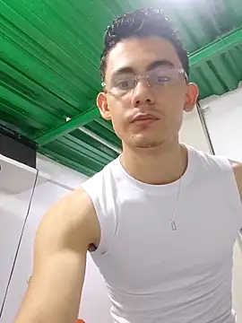 Snapshot of alexispaez457062 chatting on 09.21.25 alexispaez457062 online show from 09.21.25