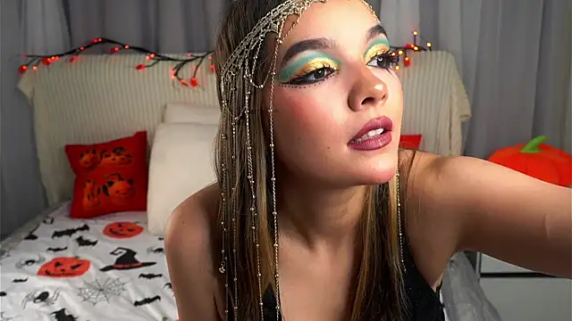 VeronaAppleberry online show from 10.28.25