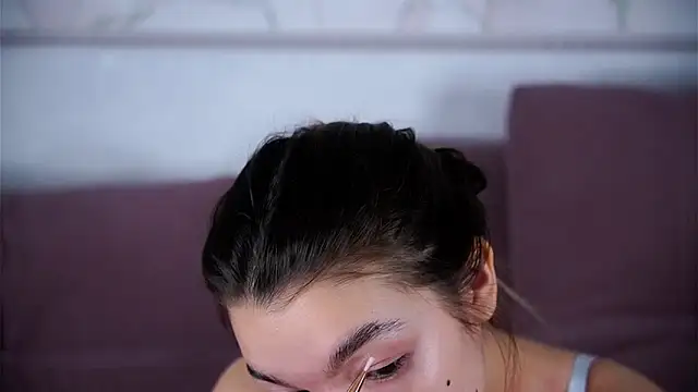 VeronaAppleberry online show from 12.20.25