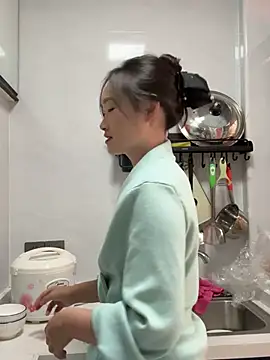 Snapshot of Lfeiji chatting on 03.18.25 Lfeiji online show from 03.18.25