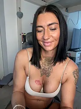 IntiMia online show from 03.04.26