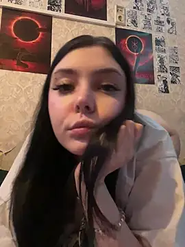 Snapshot of Pepe-pupu chatting on 12.15.24 Pepe-pupu online show from 12.15.24