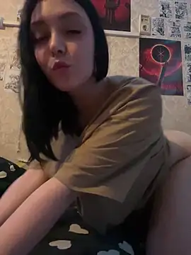 Snapshot of Pepe-pupu chatting on 12.24.24 Pepe-pupu online show from 12.24.24