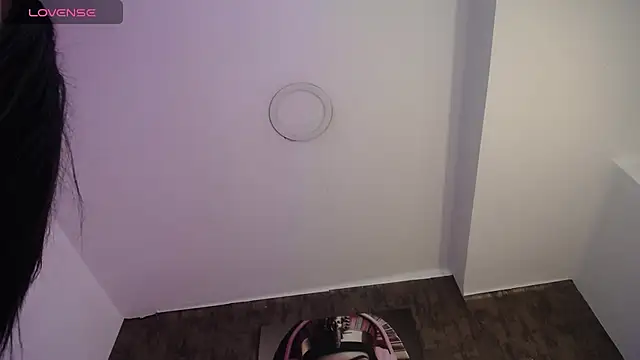 nicole  parker1 online show from 11.26.25