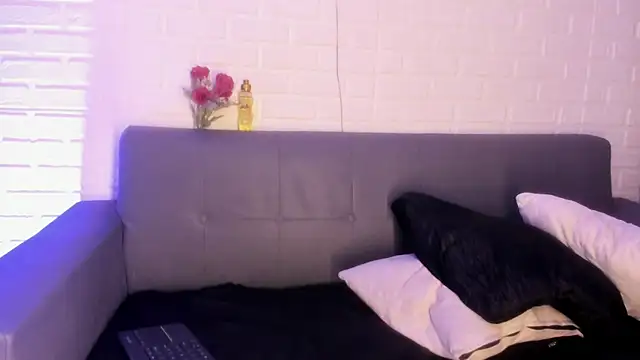 karina gomez 18 online show from 10.28.25