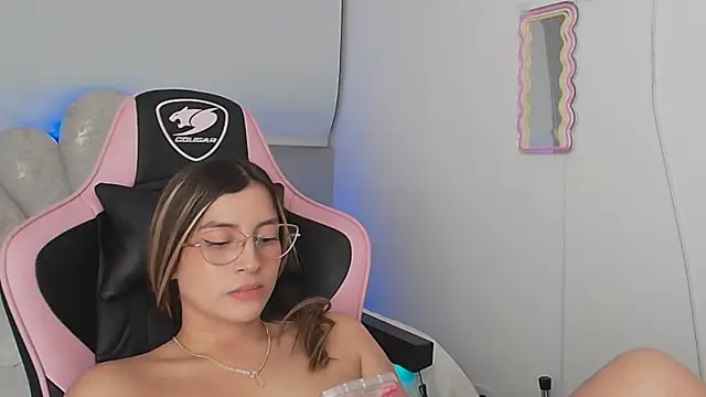 Issabela G1 online show from 03.21.26