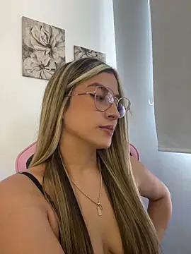 Issabela G1 online show from 04.16.26