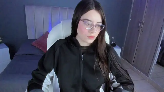 Charlotte Olsen  online show from 02.06.25