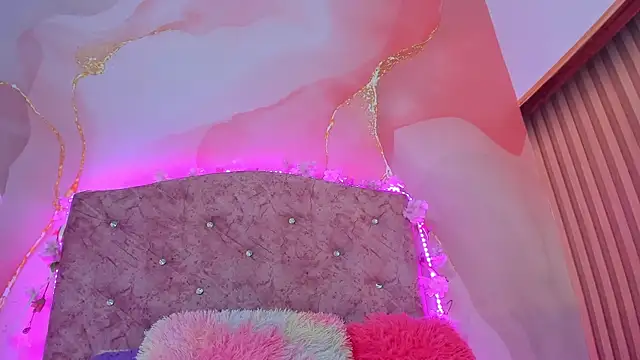 Snapshot of Bella__sweet chatting on 02.22.25 Bella sweet online show from 02.22.25