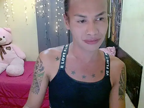 Snapshot of Indaypakay_ts chatting on 10.05.25 Indaypakay ts online show from 10.05.25