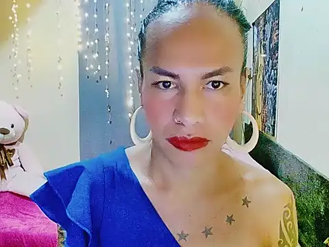 Snapshot of Indaypakay_ts chatting on 10.21.25 Indaypakay ts online show from 10.21.25