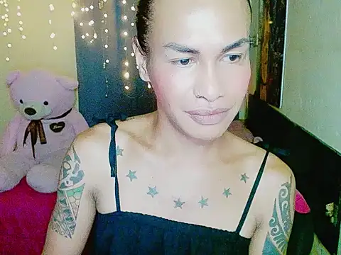 Snapshot of Indaypakay_ts chatting on 10.31.25 Indaypakay ts online show from 10.31.25