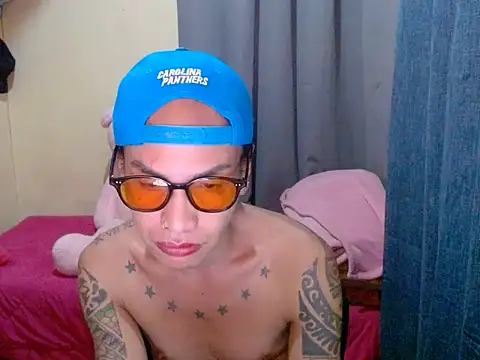 Snapshot of Indaypakay_ts chatting on 12.14.25 Indaypakay ts online show from 12.14.25