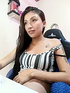 Snapshot of yeibles chatting on 12.07.24 yeibles online show from 12.07.24