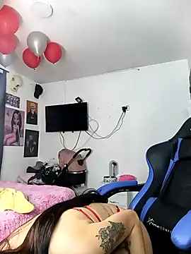 Snapshot of yeibles chatting on 03.11.25 yeibles online show from 03.11.25