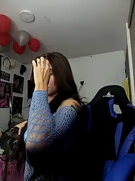 Snapshot of yeibles chatting on 03.18.25 yeibles online show from 03.18.25