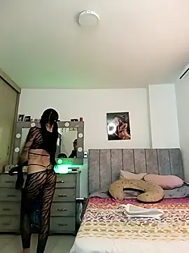 Snapshot of yeibles chatting on 10.14.25 yeibles online show from 10.14.25