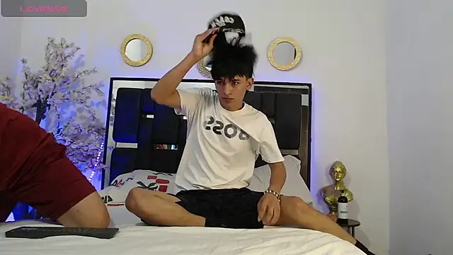 Snapshot of Valerio_22 chatting on 10.22.25 Valerio 22 online show from 10.22.25