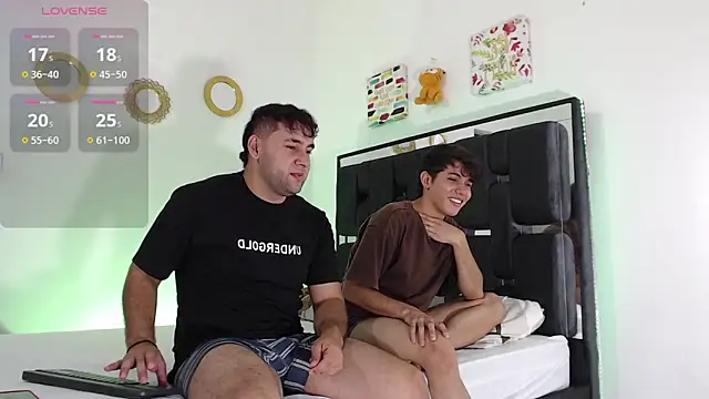 Snapshot of Valerio_22 chatting on 11.29.25 Valerio 22 online show from 11.29.25