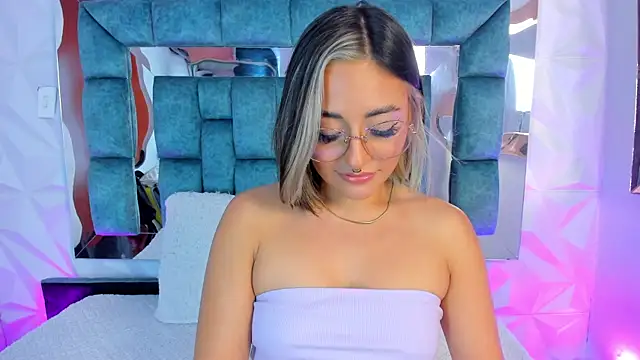 Nanda Vixen online show from 01.25.25