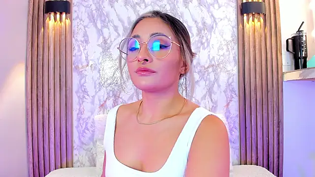 Nanda Vixen online show from 02.21.25