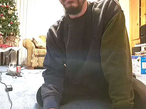 Snapshot of Curved4Pleasure chatting on 12.16.24 Curved4Pleasure online show from 12.16.24