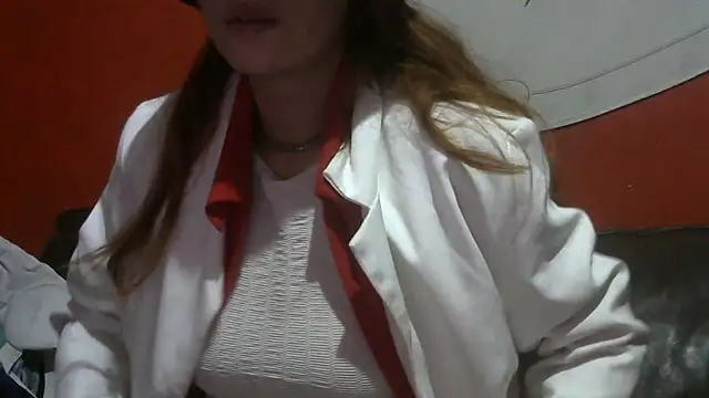 Snapshot of spacegirlll chatting on 12.25.24 spacegirlll online show from 12.25.24