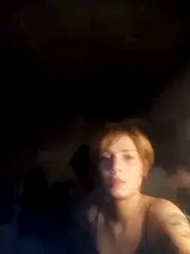 Snapshot of spacegirlll chatting on 01.05.25 spacegirlll online show from 01.05.25