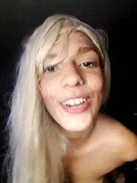 Snapshot of spacegirlll chatting on 02.20.25 spacegirlll online show from 02.20.25