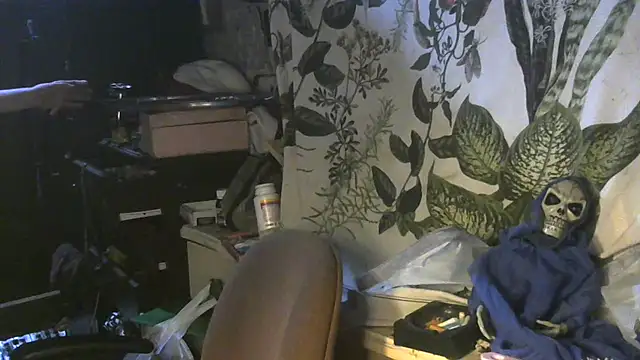 Snapshot of spacegirlll chatting on 02.26.25 spacegirlll online show from 02.26.25