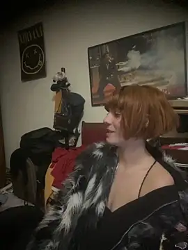 Snapshot of spacegirlll chatting on 09.14.25 spacegirlll online show from 09.14.25