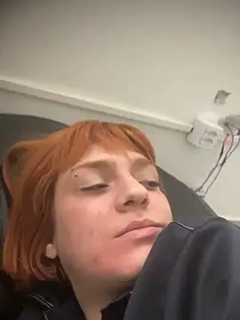 Snapshot of spacegirlll chatting on 09.26.25 spacegirlll online show from 09.26.25