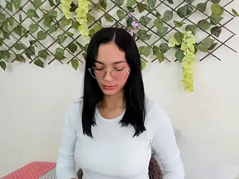 ASIAM BRUNET online show from 10.08.25