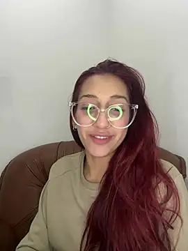 julialupato1606 online show from 02.17.25