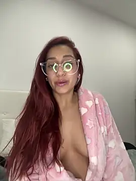 julialupato1606 online show from 03.17.25