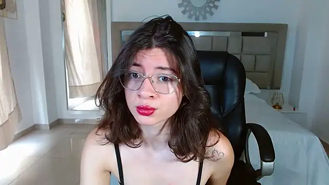 zoecruzz online show from 11.26.25