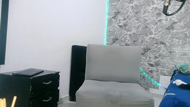 Aaron kwok28 online show from 02.15.25