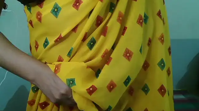 Snapshot of NithyaSingh chatting on 03.10.25 NithyaSingh online show from 03.10.25