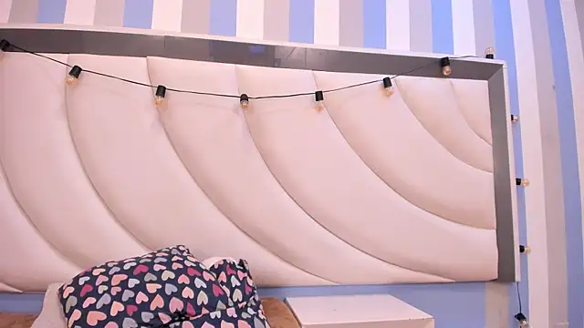 BritneyCollins online show from 04.18.26