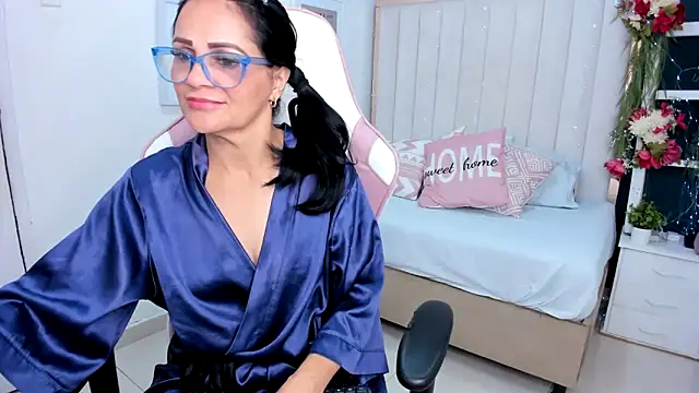 margot smith  online show from 09.29.25