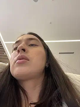 Holly Play online show from 02.23.26