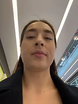 Holly Play online show from 04.07.26