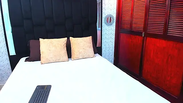 Isabella Flores online show from 03.20.25