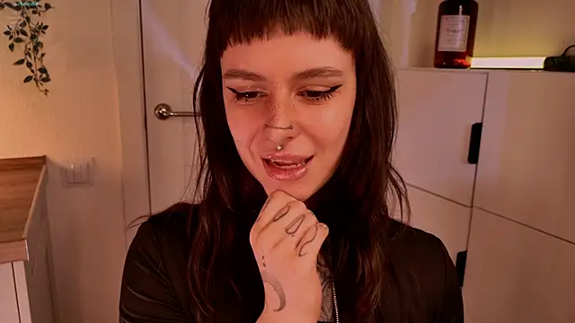 MichaellaMoon online show from 04.19.26