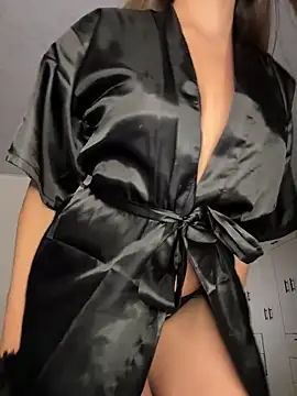 Iris lee online show from 10.19.25