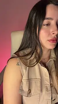 Snapshot of Alessia-miller_ chatting on 06.21.26 Alessia-miller online show from 06.21.26