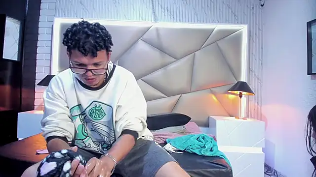 Bonny Bonss online show from 01.25.25