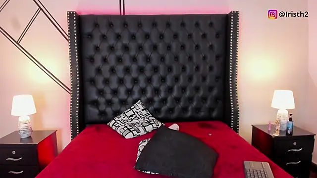 Iris Thompson  online show from 03.18.25