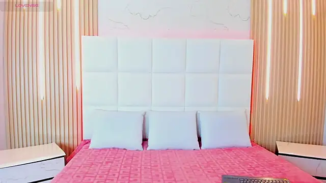 Iris Thompson  online show from 10.24.25