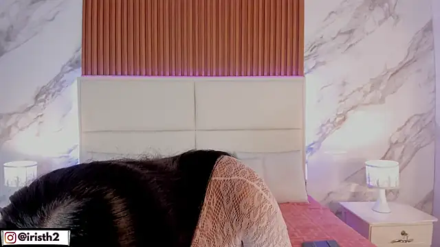 Iris Thompson  online show from 04.12.26